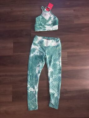 Green Tie-Dye Textured Sports Bra & Leggings Set
